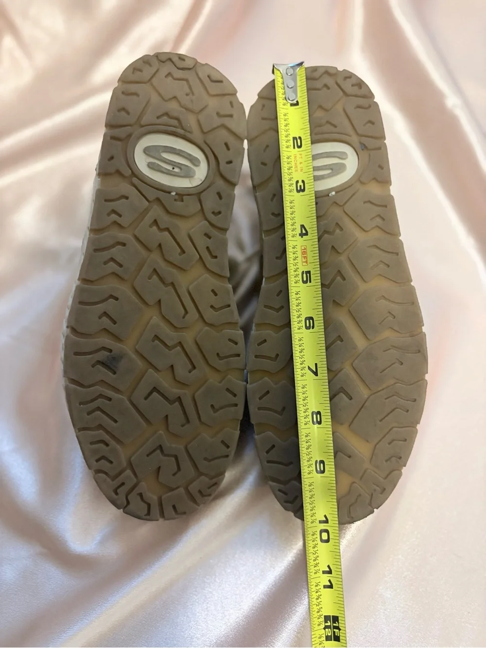 Skechers vintage lace